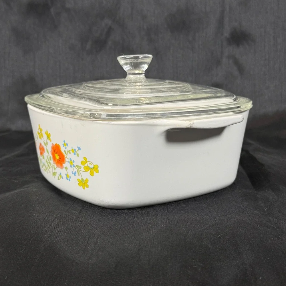 Corning Ware Wildflower A-1 1/2-B Casserole Dish w Glass Lid 1.5 Quart Vintage